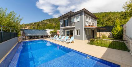 Villa Doğa Üzümlü