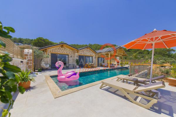 Kalkan Yeşilköy Bölgesinde 7 Kişilik Taş Mimariye Sahip Villa 