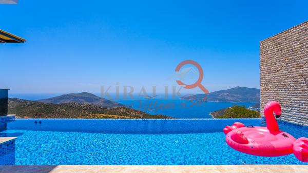 Kalkan Kördere Bölgesinde Enfes Deniz Manzarasına Hakim Tatil Villası
