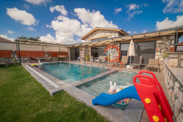 Seydikemer Bölgesinde Denize Yakın Özel Havuzlu Jakuzili Tatil Villası