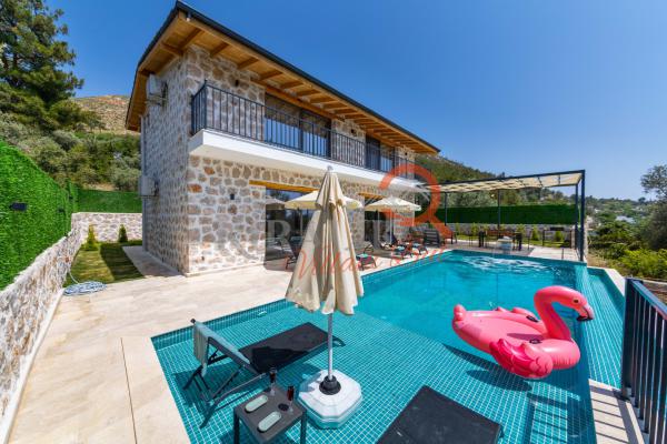 Kalkan Bölgesinde Özel Havuzlu Otantik Villa