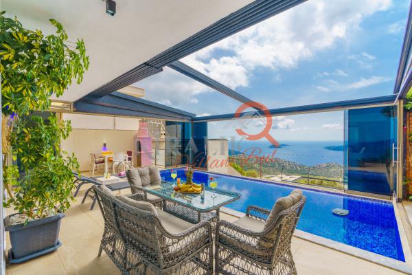 Deniz Manzaralı Villa