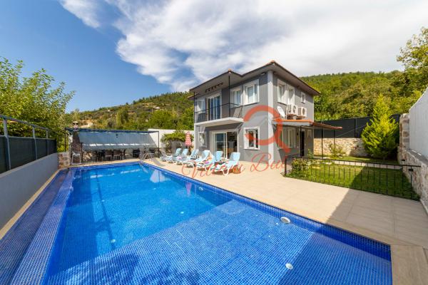 Kalkan Üzümlü Bölgesinde Jakuzili Tatil Villası
