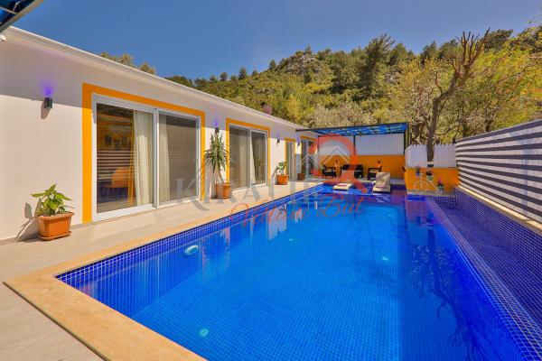 Kalkan Üzümlü Bölgesinde Ekonomik Fiyatlı Balayı Villası
