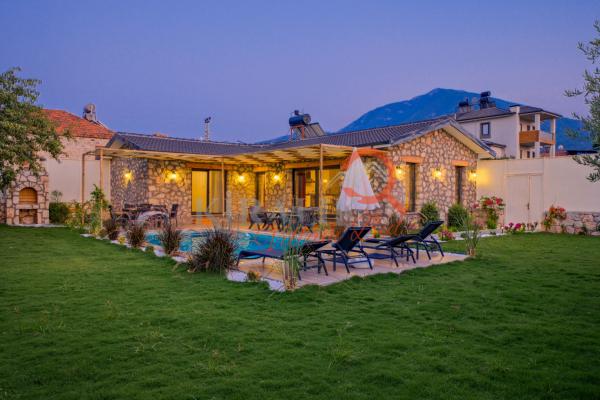 Fethiye Bölgesinde Taş Mimari Lüx Villa