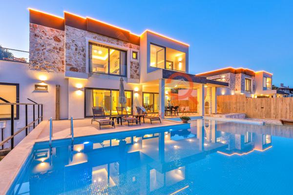 Kaş Bölgesinde Özel Tasarım Villa