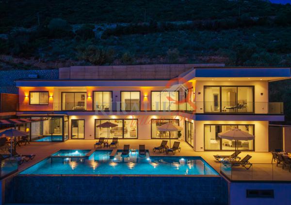 Kalkan Bölgesinde Eşsiz Deniz Manzarasına Sahip Lüx Villa