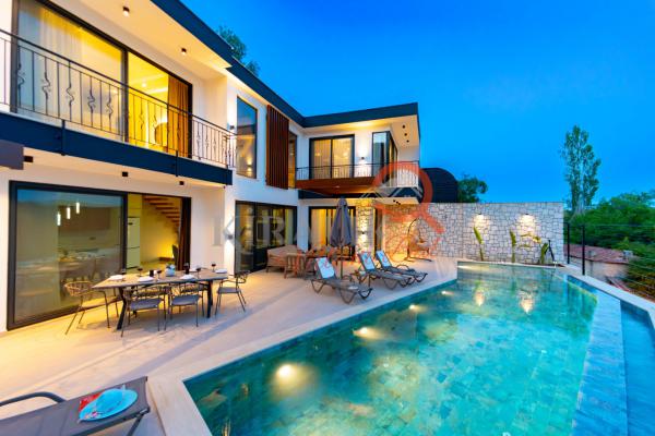 Kaş Bölgesinde Özel Havuzlu Tatil Villası