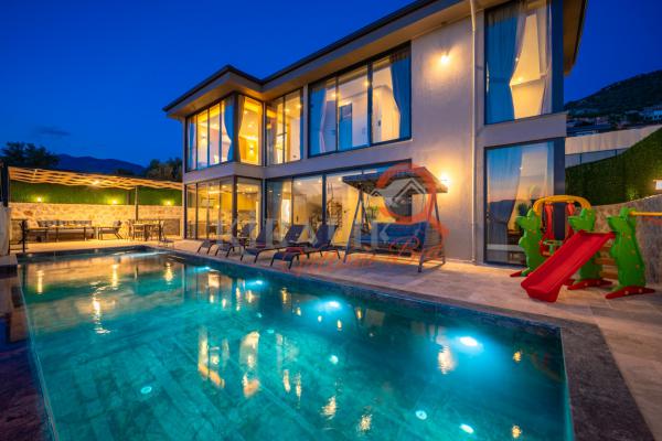Kalkan Bölgesinde 2025 yılı Yapımı Lüx Villa