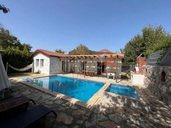 Fethiye Bölgesinde Şık Tasarıma Sahip Tatil Villası