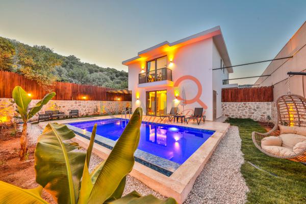 Kalkan Patara Bölgesinde Özel Havuzlu Balayı Villası
