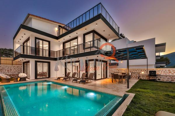 Kalkan Kalamar Bölgesinde Özel Havuzlu Tatil Villası