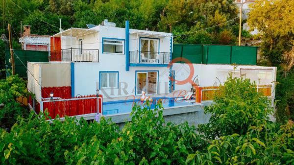 Kalkan Bölgesinde Geniş Aileler İçin Uygun Tatil Villası