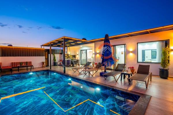 Kalkan Bölgesinde Özel Havuzlu Tatil Villası